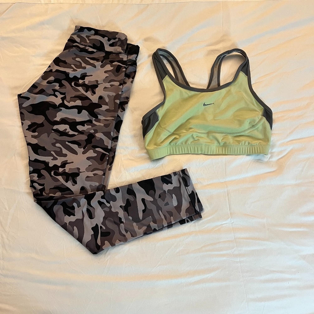 Women Nike workout outfit  Sz M